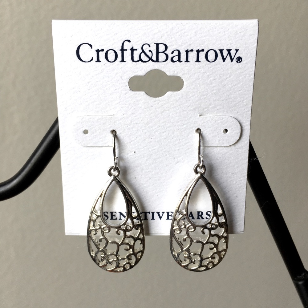 Hanging earrings